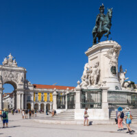 The main plaza beside the Tejo River